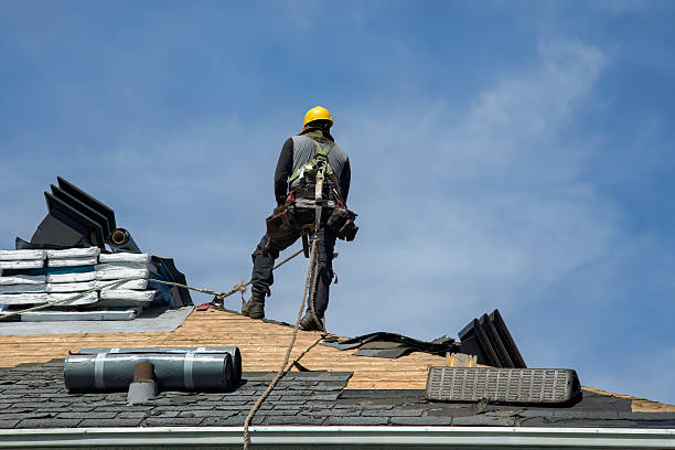 Professional Gutter Installation technician working in Fort Payne, AL